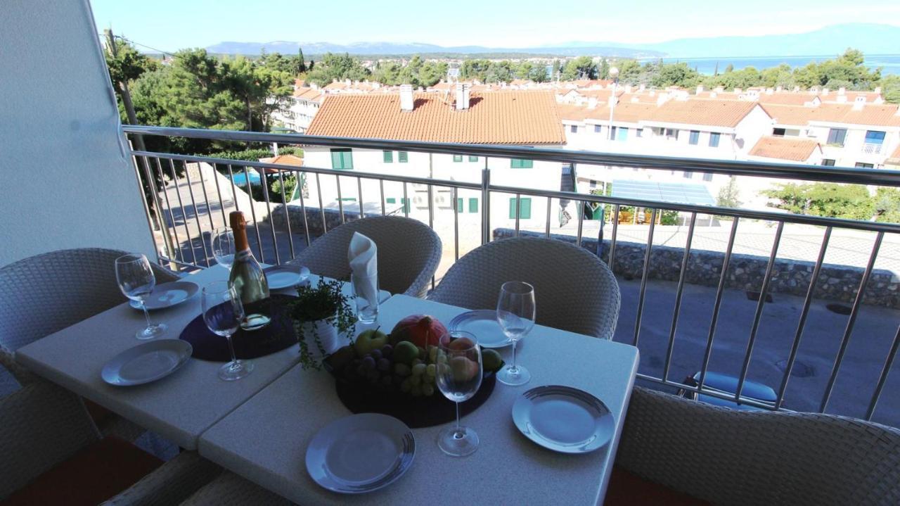 Apartments Adria Malinska Esterno foto