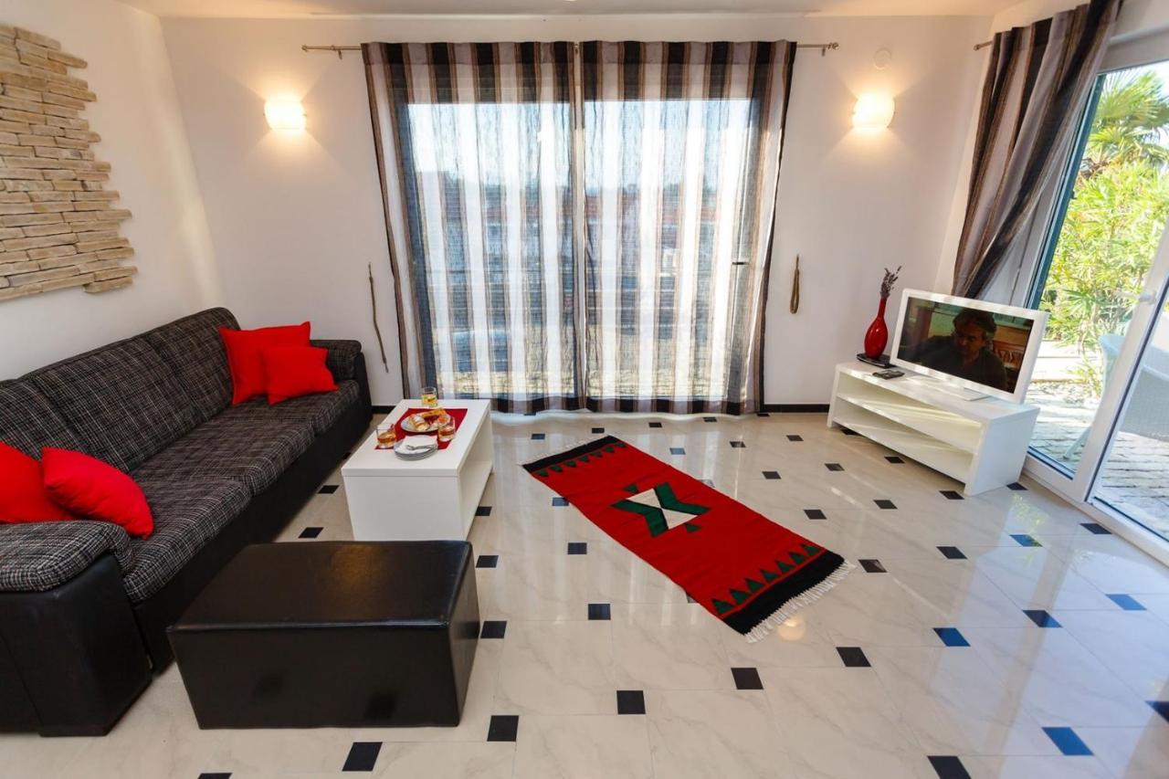 Apartments Adria Malinska Esterno foto